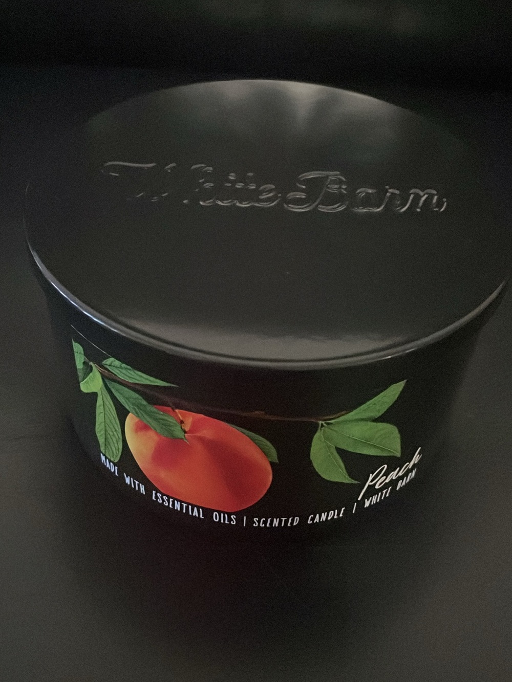 Bath & Body Works White Barn Peach Scented Candle